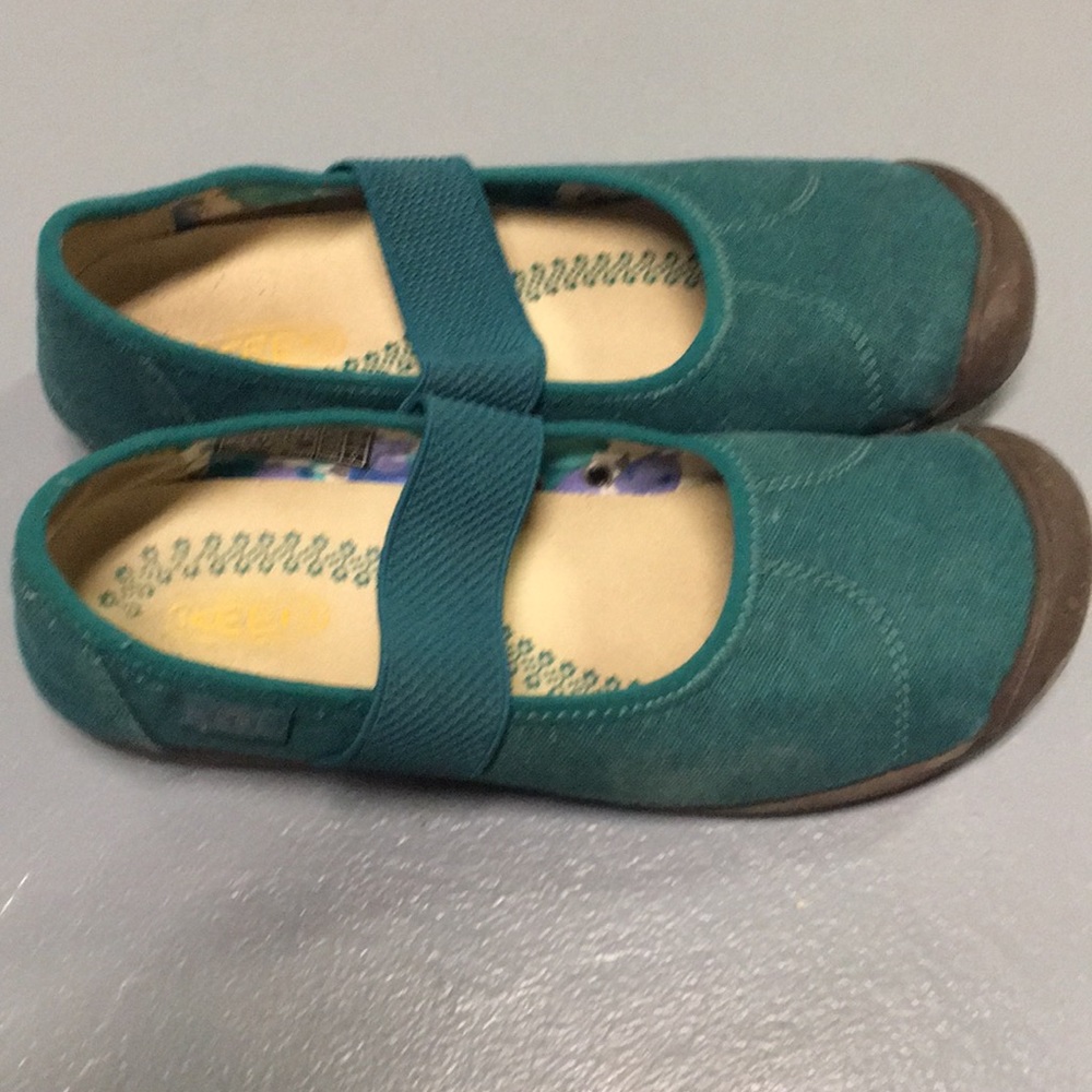 EUC, keen slip on shoes